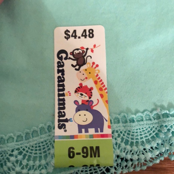 3 shorts/1 skirt - Picture 6 of 7